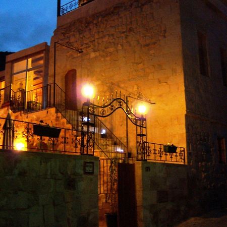 Monte Cappa Cave House Bed & Breakfast อูร์กุบ ภายนอก รูปภาพ