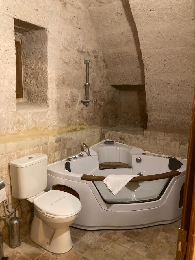 Monte Cappa Cave House Bed & Breakfast อูร์กุบ ภายนอก รูปภาพ