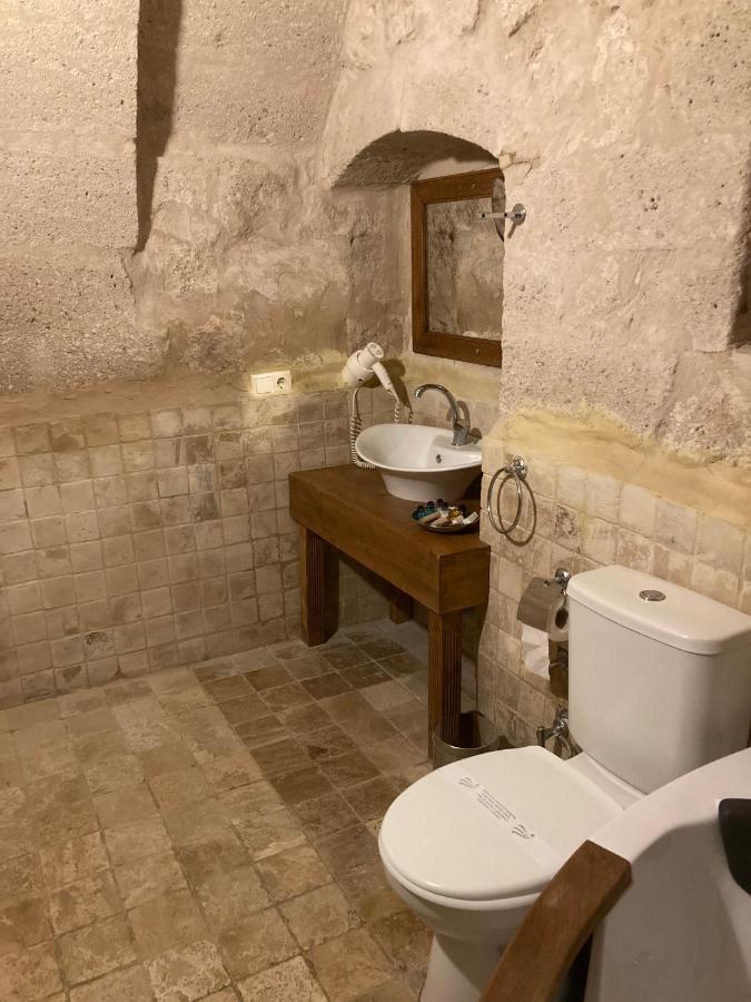 Monte Cappa Cave House Bed & Breakfast อูร์กุบ ภายนอก รูปภาพ