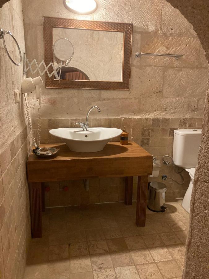 Monte Cappa Cave House Bed & Breakfast อูร์กุบ ภายนอก รูปภาพ