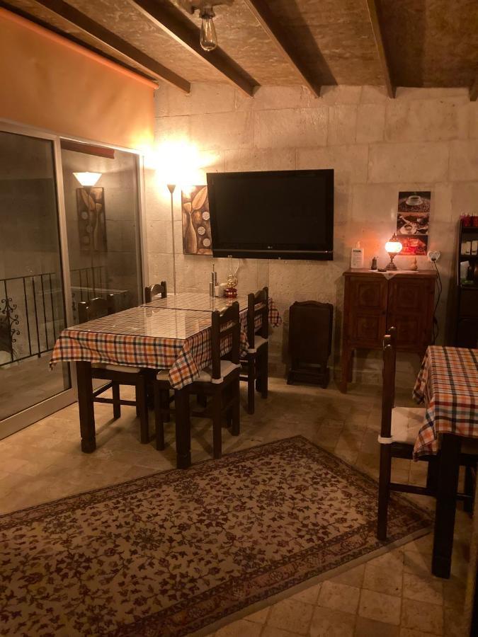 Monte Cappa Cave House Bed & Breakfast อูร์กุบ ภายนอก รูปภาพ