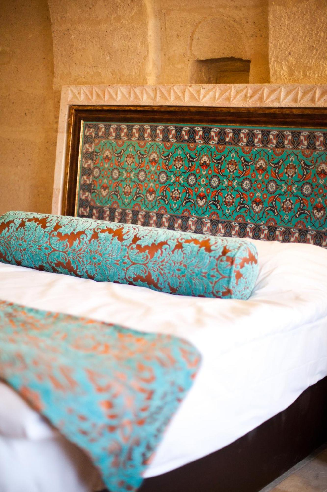 Monte Cappa Cave House Bed & Breakfast อูร์กุบ ภายนอก รูปภาพ