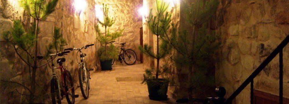 Monte Cappa Cave House Bed & Breakfast อูร์กุบ ภายนอก รูปภาพ