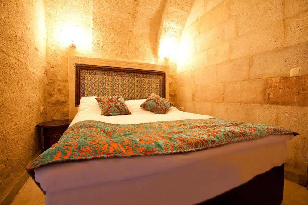 Monte Cappa Cave House Bed & Breakfast อูร์กุบ ภายนอก รูปภาพ